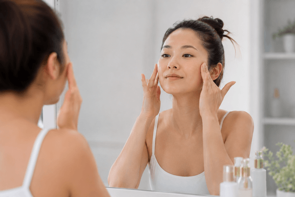 Massage Kobido à faire soi-même : le guide complet pour lifter son visage à domicile