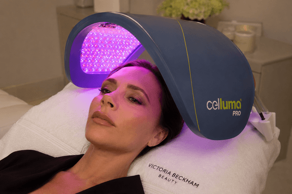 Masque LED Victoria Beckham : quel modèle utilise-t-elle ?