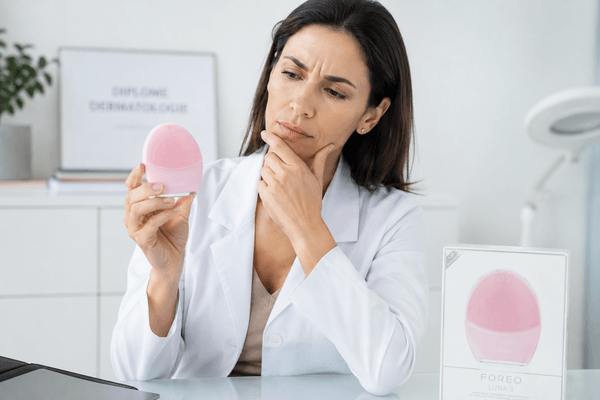 Foreo Luna 3 : que disent vraiment les dermatologues de cette brosse nettoyante ?